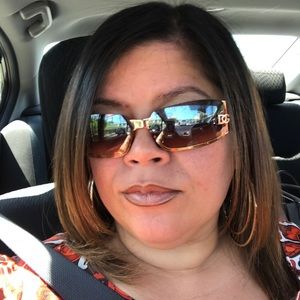 Meet your Posher, Ydelka